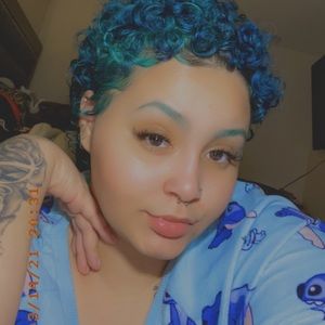 Meet your Posher, Julizza